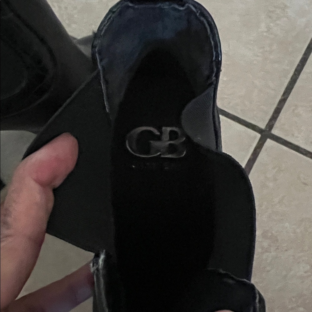 Like New! GB Gianni Bini Black Heeled Ankle Boots - Picture 8 of 9